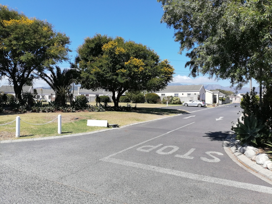 2 Bedroom Property for Sale in Guldenland Western Cape